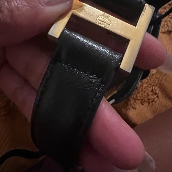 MCM Black and Gold Drawstring Bucketbag - Picture 13 of 13